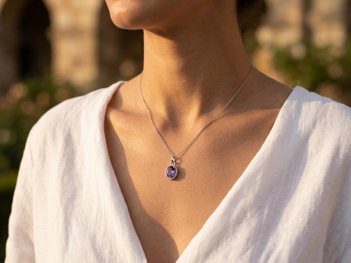 Pendant (P12)
