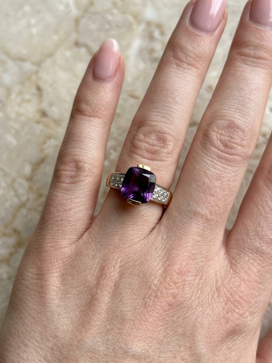 Gemstone Ring (RAM01)
